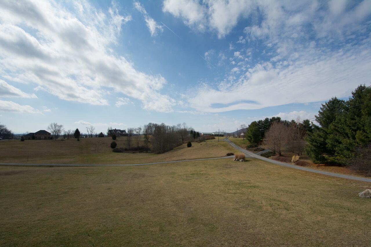 415 Max Meadows Road Lewisburg, WV 24901 - Photo 9 of 57 Gallery Image 9