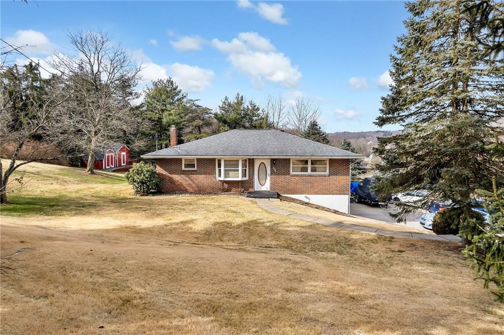 295 Logan Road Imperial, PA 15126 - Photo 2 of 37 Gallery Image 2