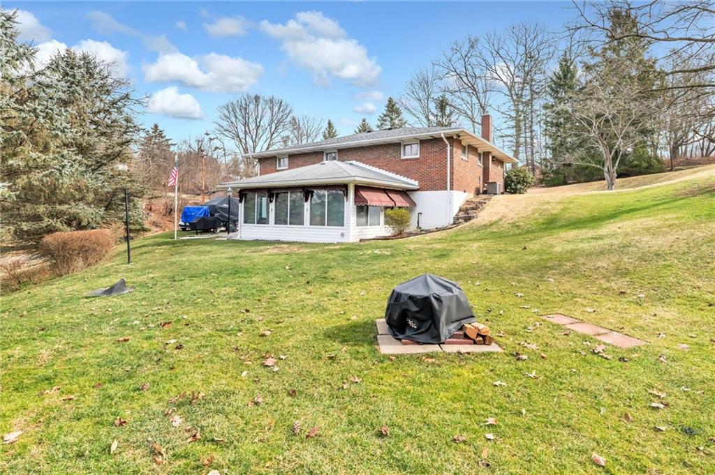 295 Logan Road Imperial, PA 15126 - Photo 4 of 37 Gallery Image 4