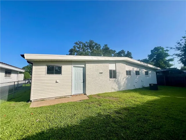$2,350 | 705 Cynthia Avenue, Metairie, LA 70003