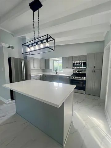 $2,350 | 705 Cynthia Avenue, Metairie, LA 70003