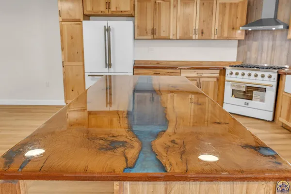 $450,000 | 23586 Highway 4, Eskridge, KS 66423