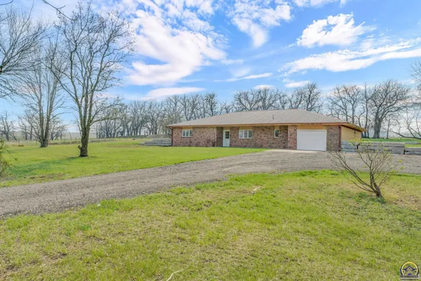 $450,000 | 23586 Highway 4, Eskridge, KS 66423