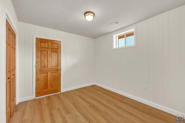 $450,000 | 23586 Highway 4, Eskridge, KS 66423