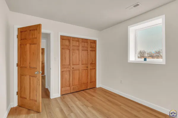 $450,000 | 23586 Highway 4, Eskridge, KS 66423