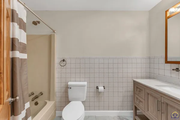 $450,000 | 23586 Highway 4, Eskridge, KS 66423