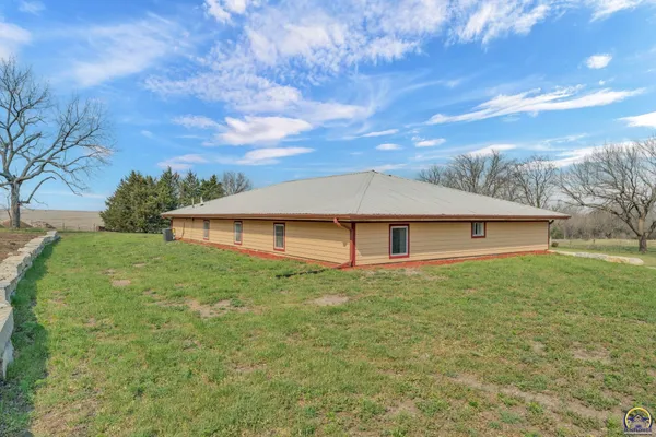 $450,000 | 23586 Highway 4, Eskridge, KS 66423