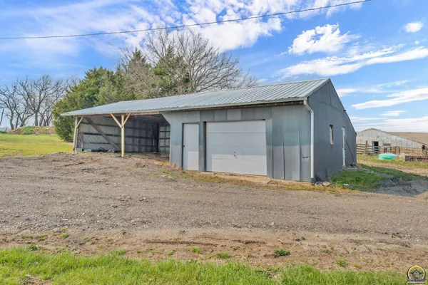 $450,000 | 23586 Highway 4, Eskridge, KS 66423