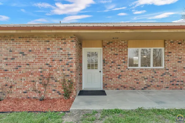 $450,000 | 23586 Highway 4, Eskridge, KS 66423
