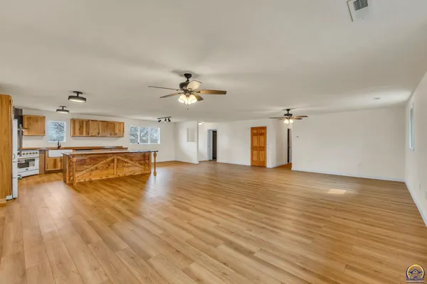 $450,000 | 23586 Highway 4, Eskridge, KS 66423