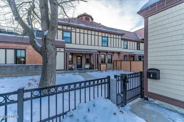 $2,357,641 | 122 Regent Street, Unit 4, Saratoga Springs, NY 12866