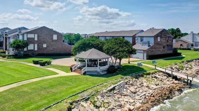 $285,000 | 2601 South Broadway Street, Unit 29, La Porte, TX 77571