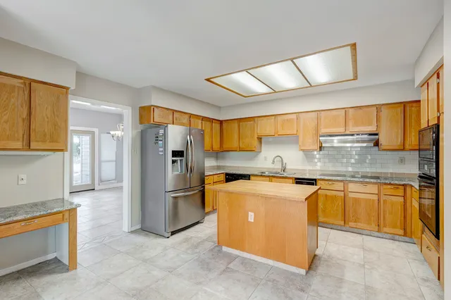 $285,000 | 2601 South Broadway Street, Unit 29, La Porte, TX 77571