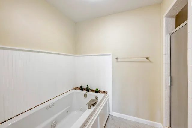 $285,000 | 2601 South Broadway Street, Unit 29, La Porte, TX 77571