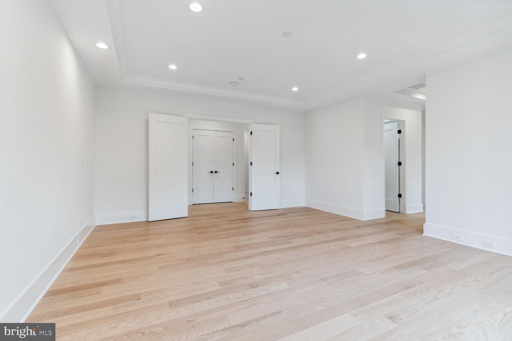 5810 Ipswich Road Bethesda, MD 20814 - Photo 23 of 36 Primary Suite