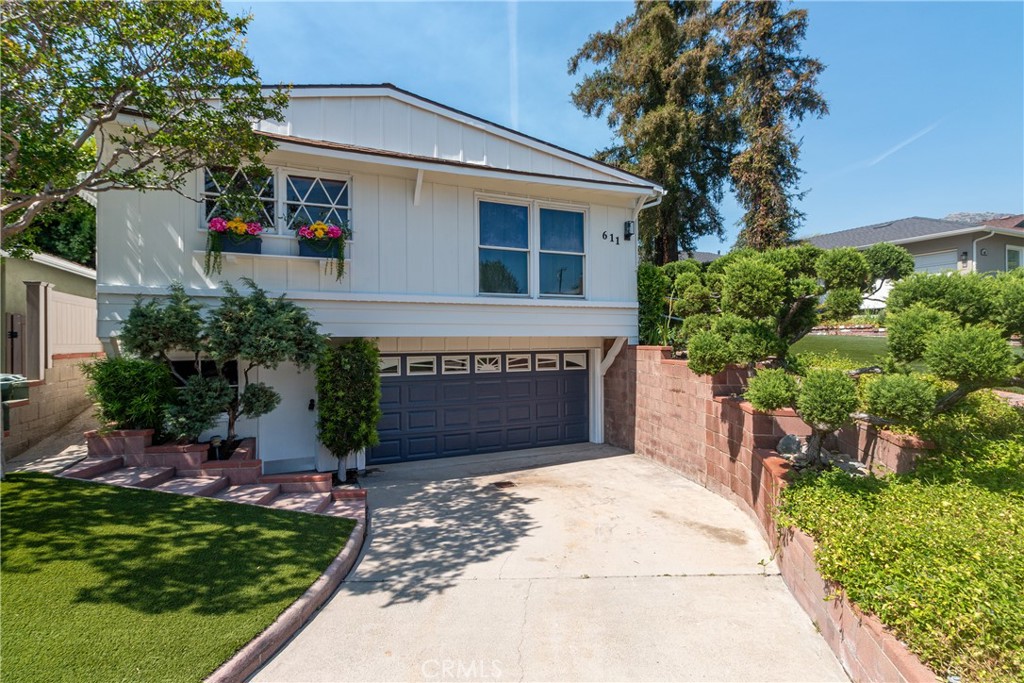 611 Delaware Road Burbank, CA 91504 - Photo 2 of 50