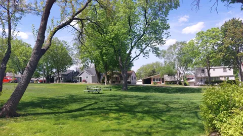 $589,900 | 19 West Hattendorf Avenue, Roselle, IL 60172