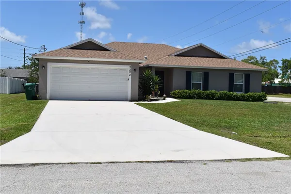 $460,000 | 2202 Southeast Lucaya Street, Port St. Lucie, FL 34952