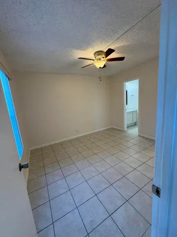 en view of an empty room