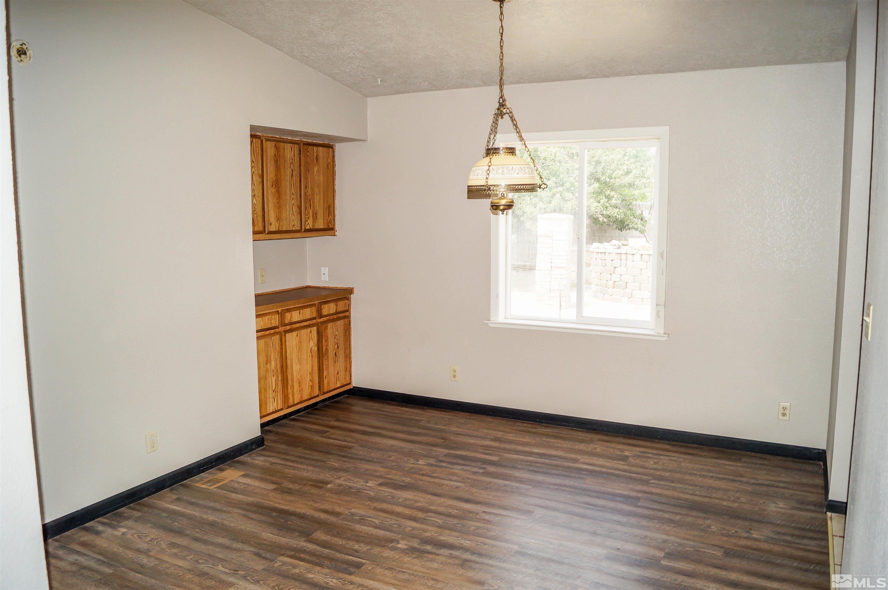 3905 Hen Court Reno, NV 89508 - Photo 6 of 19 Photo 6