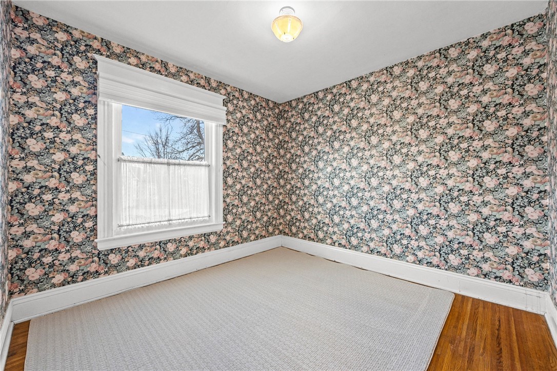 21 Kenilworth Terrace Rochester, NY 14605 - Photo 26 of 36