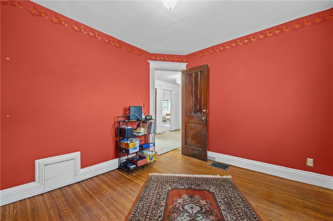 21 Kenilworth Terrace Rochester, NY 14605 - Photo 29 of 36