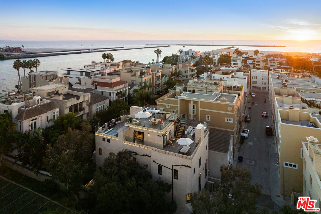 145 Channel Pointe Mall Marina del Rey, CA 90292 - Photo 1 of 75 a view of a city