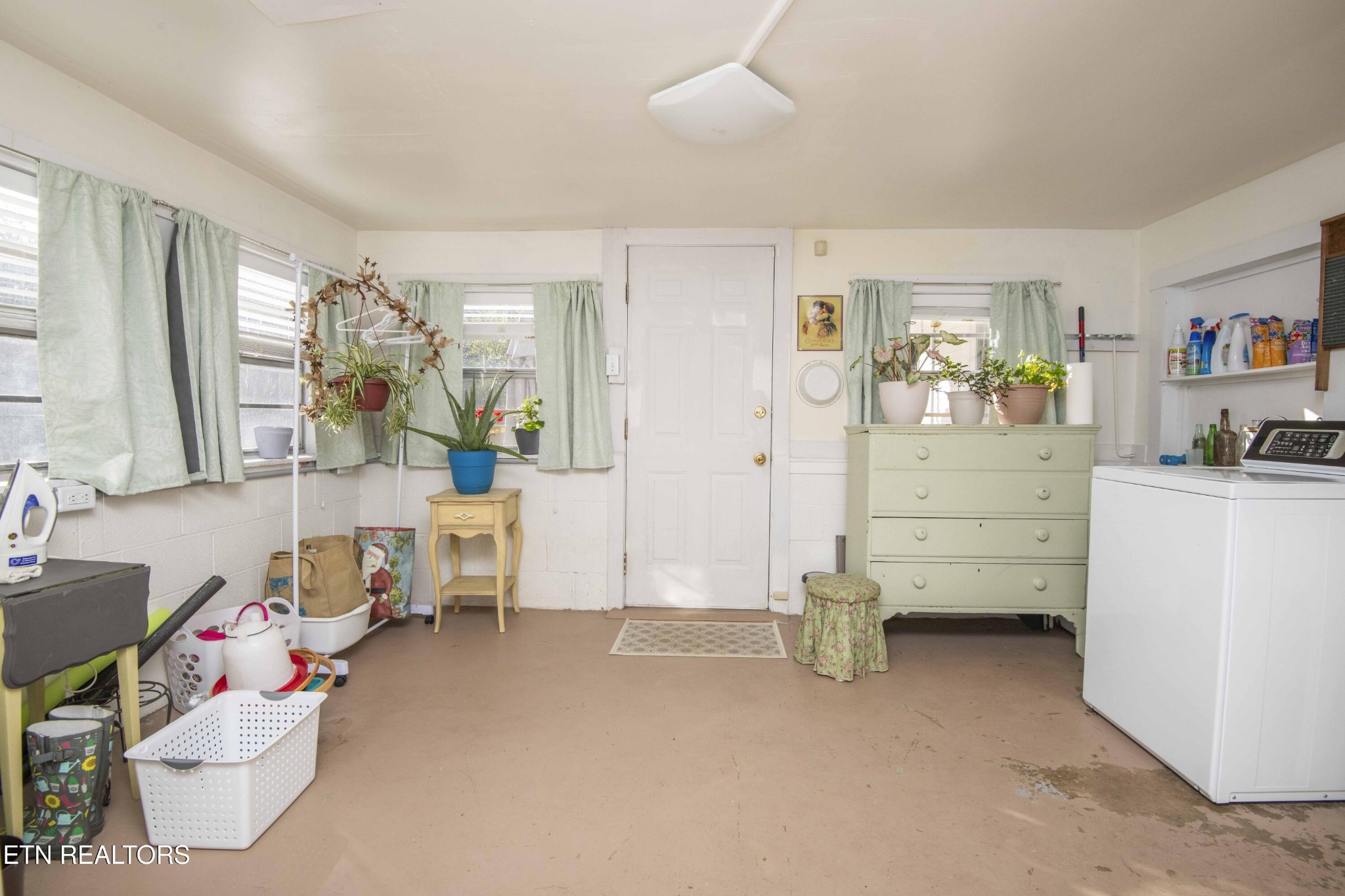 651 Hines Valley Road Lenoir City, TN 37771 - Photo 29 of 44 a view of livingroom with furniture and windows