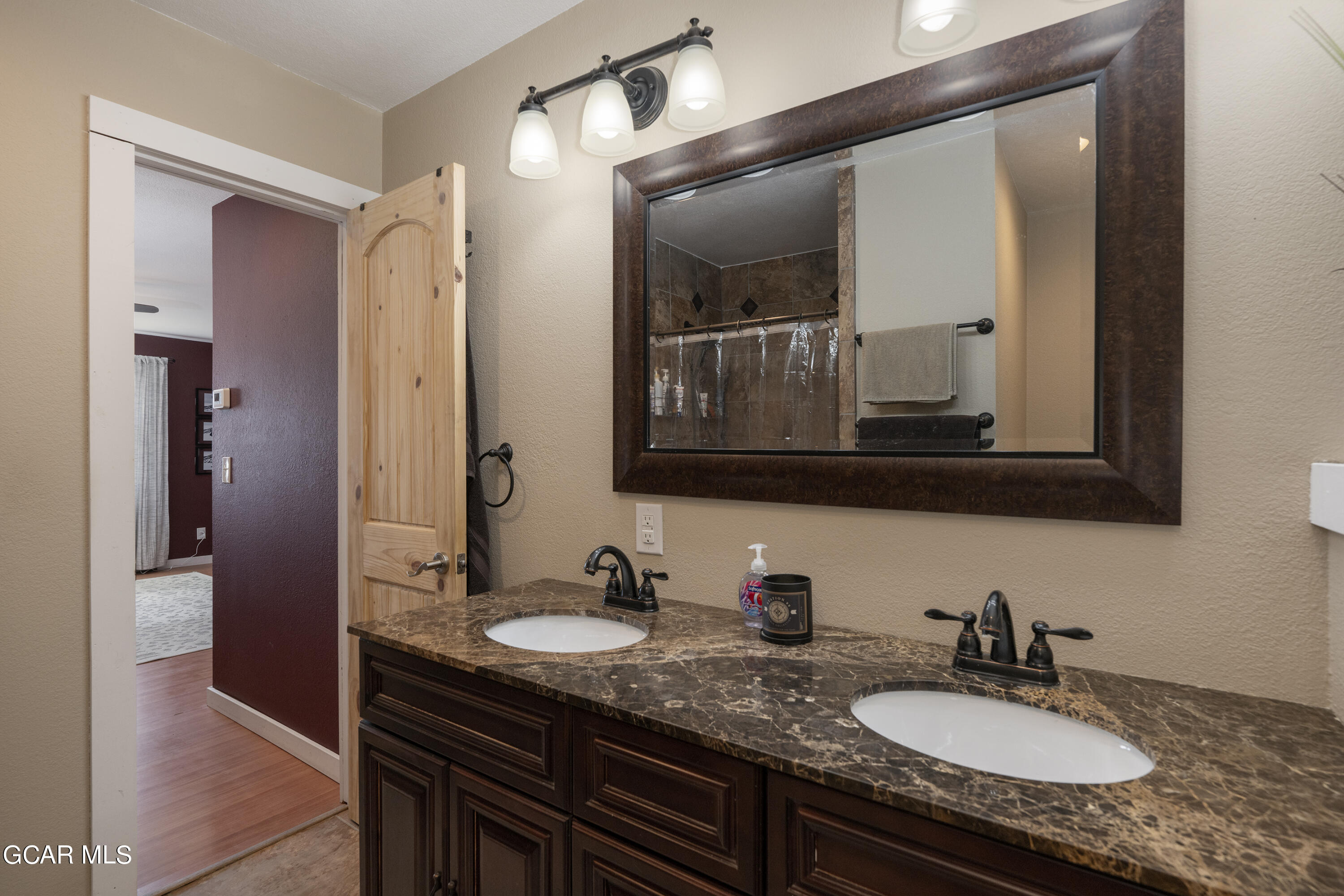 43 County Road 1014 Silverthorne, CO 80498 - Photo 16 of 51 Primary Bathroom