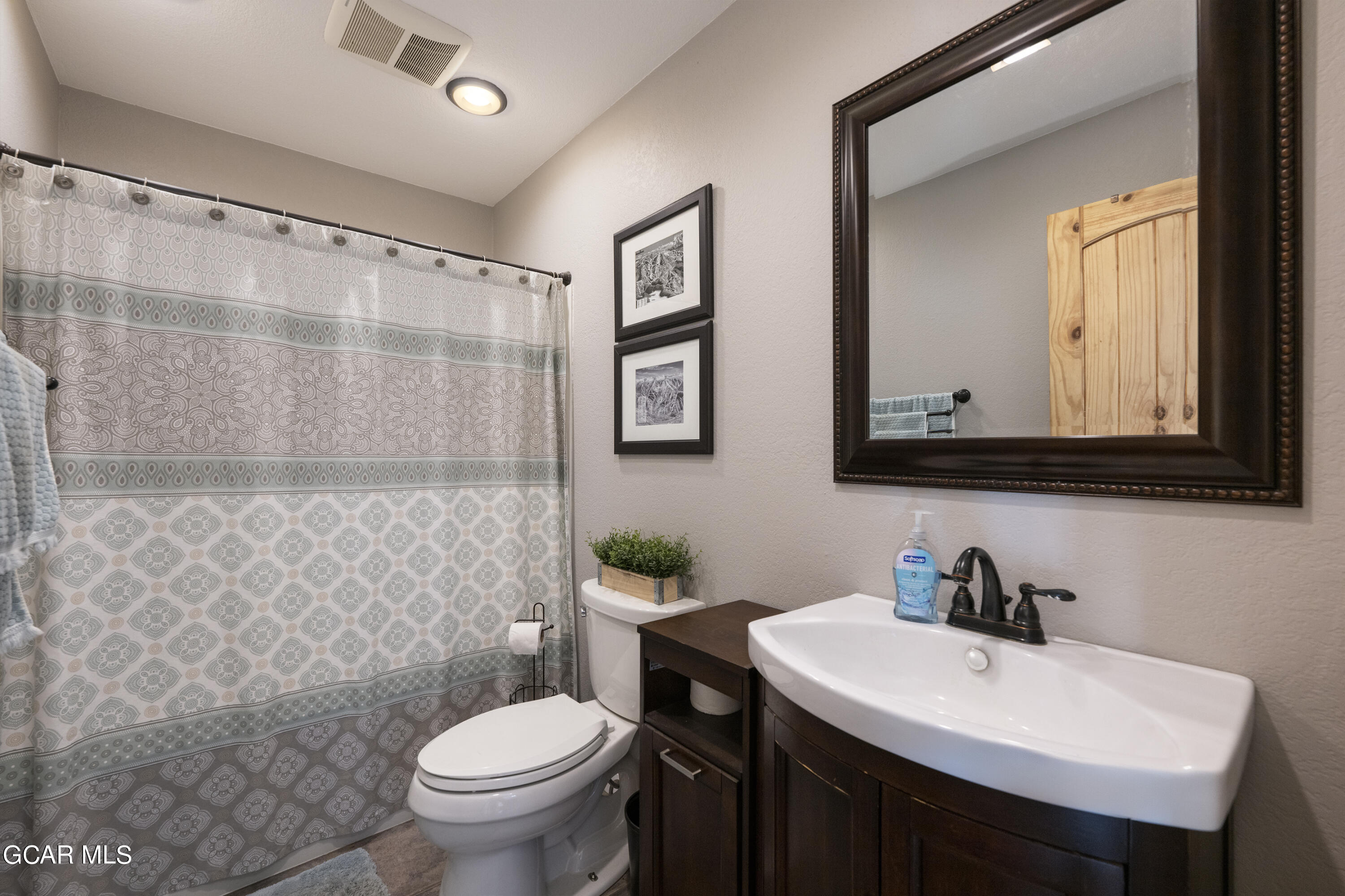 43 County Road 1014 Silverthorne, CO 80498 - Photo 22 of 51 Upstairs Bath