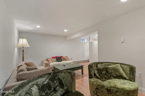 $1,050,000 | 15 Thoroughbred Drive, Saratoga Springs, NY 12866