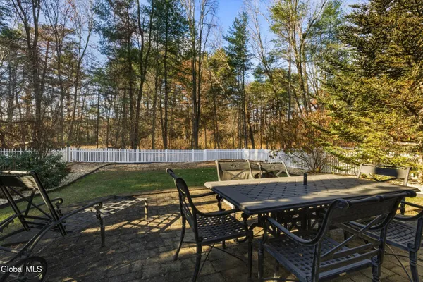 $1,050,000 | 15 Thoroughbred Drive, Saratoga Springs, NY 12866