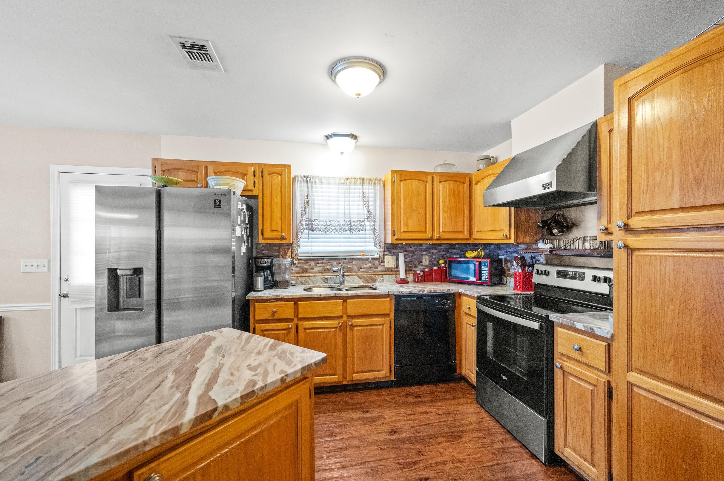 1192 Ridgewood Drive Lillian, AL 36549 - Photo 5 of 36 Kitchen