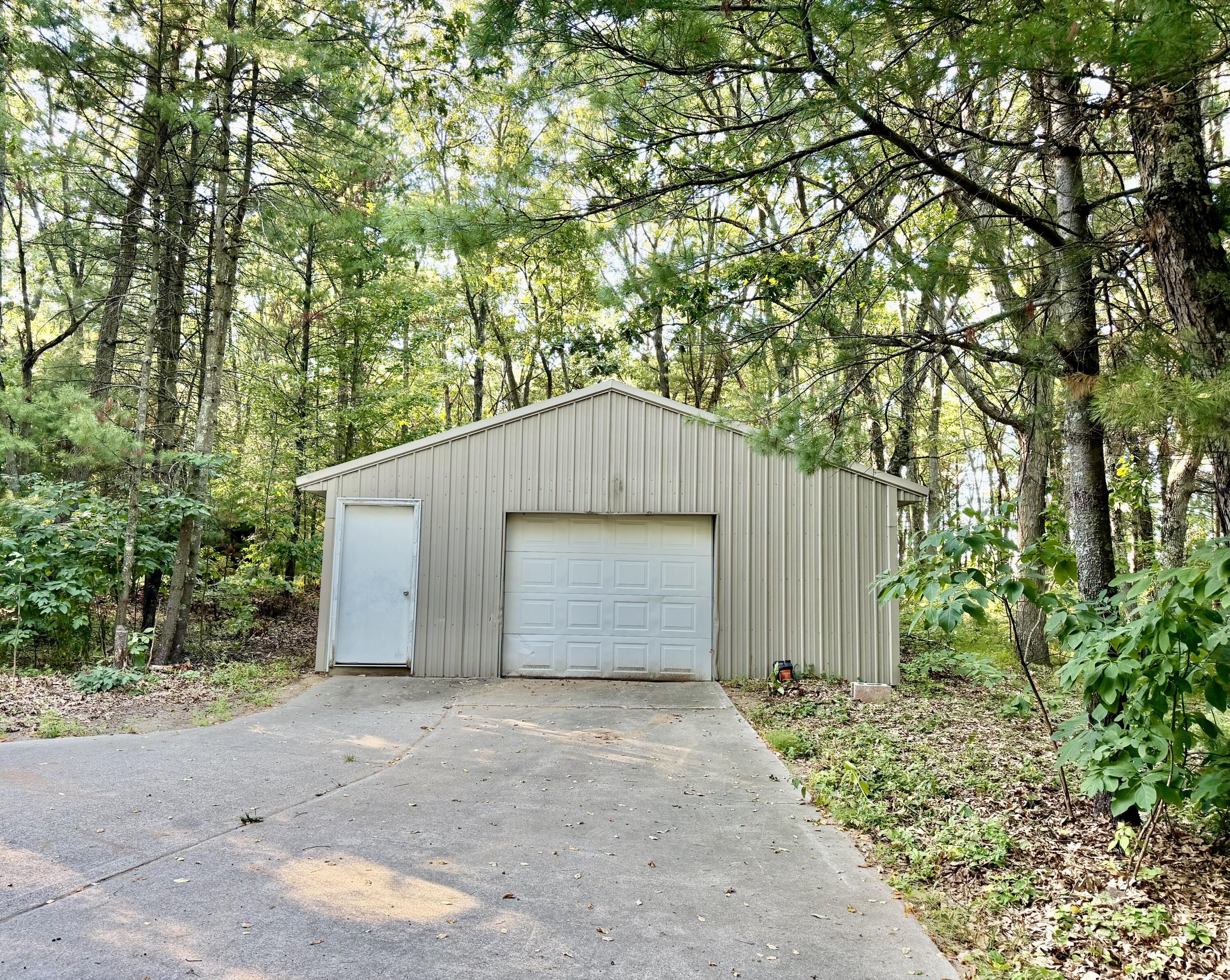 8463 Gibson Road Whitehall, MI 49461 - Photo 23 of 28 IMG_00