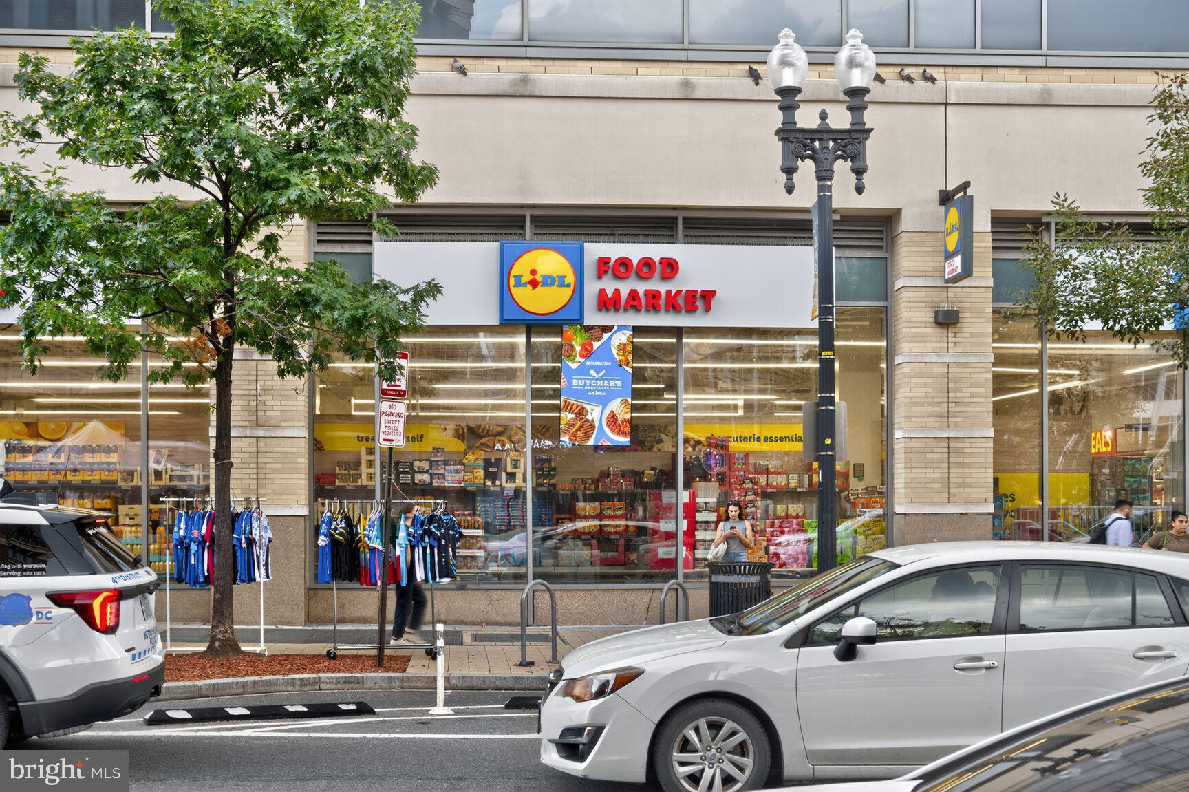 762 Park Road Northwest, Unit 7 Washington, DC 20010 - Photo 28 of 33 a car parked in front of a building