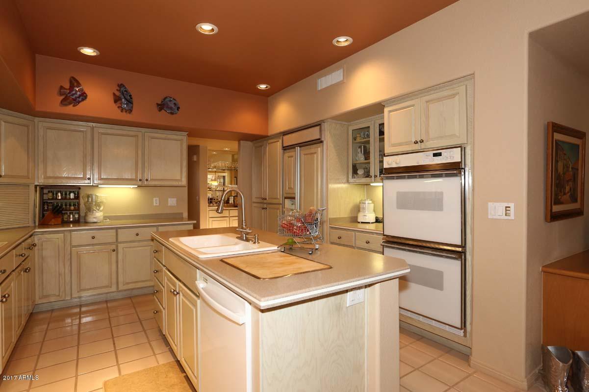 7525 East Gainey Ranch Road, Unit 112 Scottsdale, AZ 85258 - Photo 17 of 44 Kitchen2