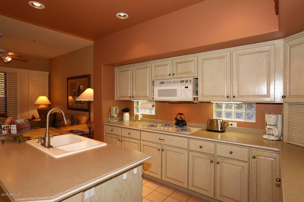 7525 East Gainey Ranch Road, Unit 112 Scottsdale, AZ 85258 - Photo 18 of 44 Kitchen3