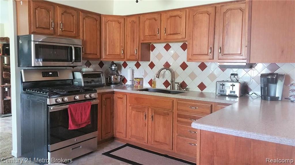 5242 East Carpenter Road Flint, MI 48506 - Photo 10 of 44
