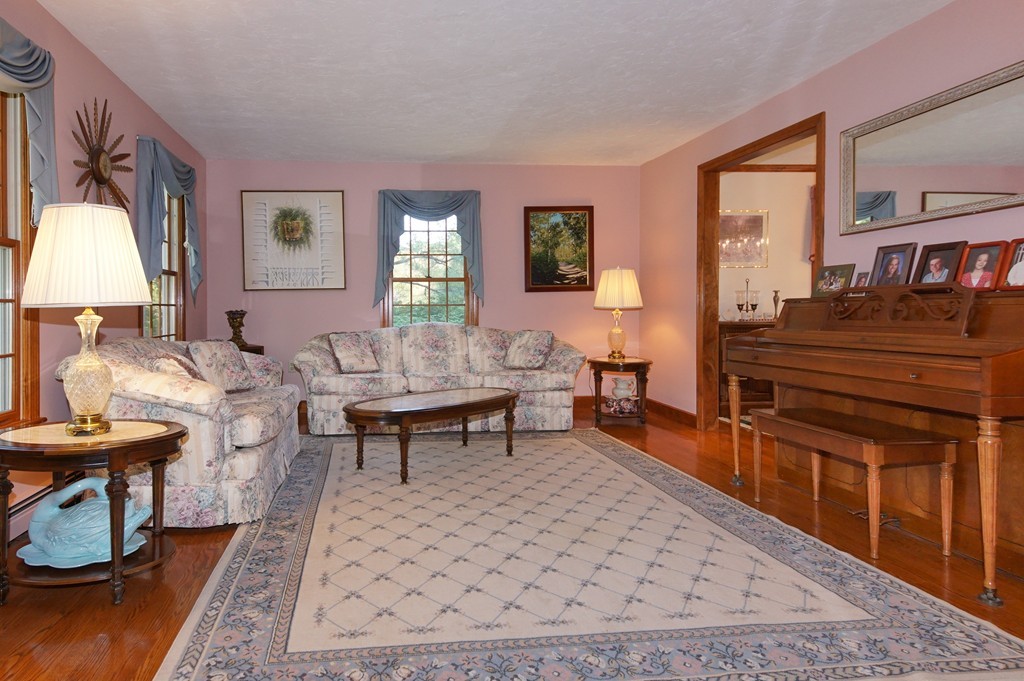 54 Gilmore Road Southborough, MA 01772 - Photo 11 of 25