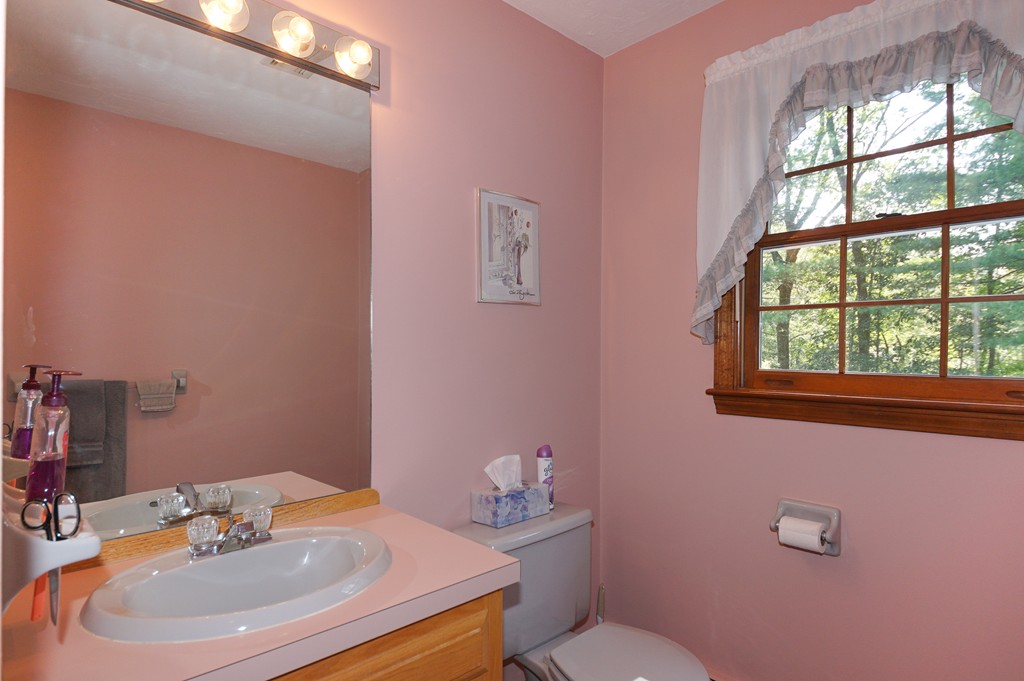 54 Gilmore Road Southborough, MA 01772 - Photo 15 of 25