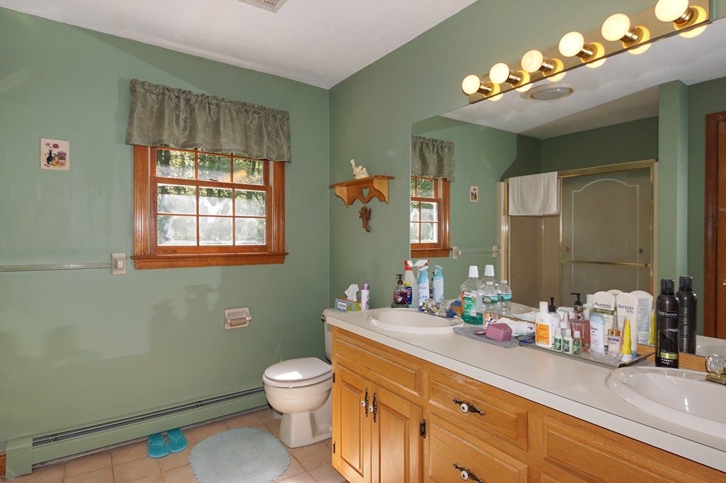 54 Gilmore Road Southborough, MA 01772 - Photo 18 of 25