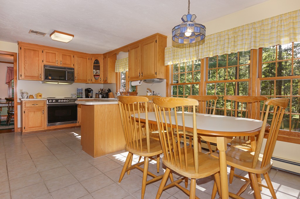 54 Gilmore Road Southborough, MA 01772 - Photo 6 of 25