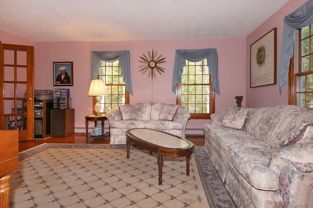 54 Gilmore Road Southborough, MA 01772 - Photo 9 of 25