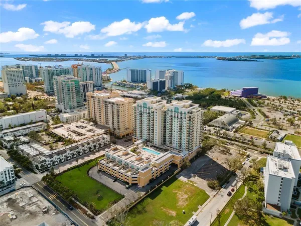 $5,400 | 800 North Tamiami Trail, Unit 321A, Sarasota, FL 34236