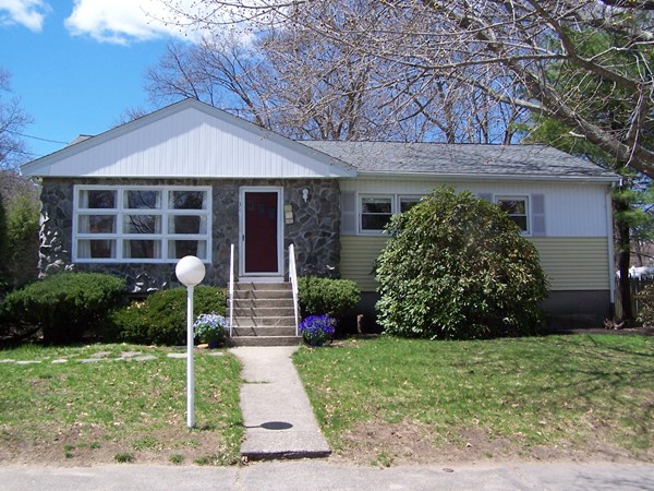 31 Smith Road Randolph, MA 02368 - Photo 1 of 26 Gallery Image 1
