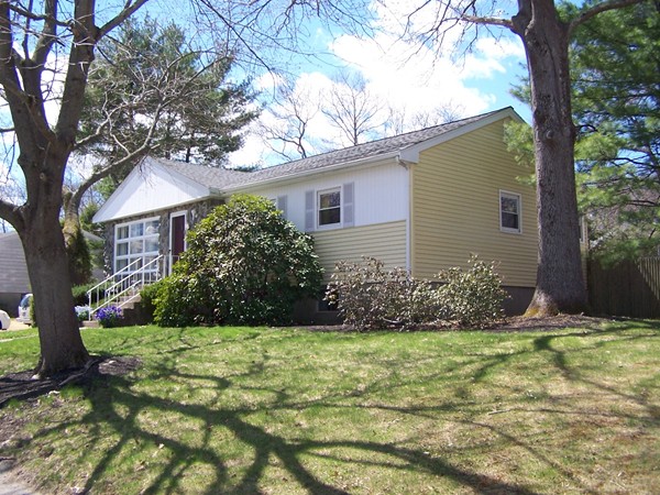 31 Smith Road Randolph, MA 02368 - Photo 2 of 26 Gallery Image 2