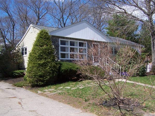 31 Smith Road Randolph, MA 02368 - Photo 3 of 26 Gallery Image 3