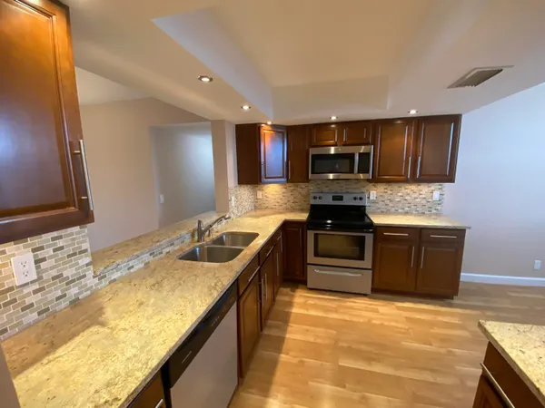 $1,900 | 7365 Northwest 18th Street, Unit 202, Margate, FL 33063