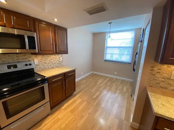 $1,900 | 7365 Northwest 18th Street, Unit 202, Margate, FL 33063