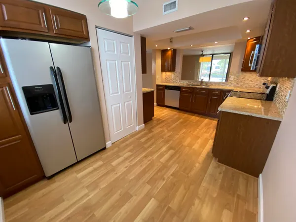 $1,900 | 7365 Northwest 18th Street, Unit 202, Margate, FL 33063